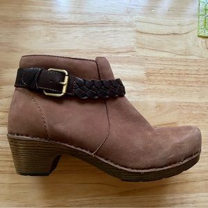 Dansko Michelle Heeled Leather Ankle Bootie with Braided Belt | EU 41
